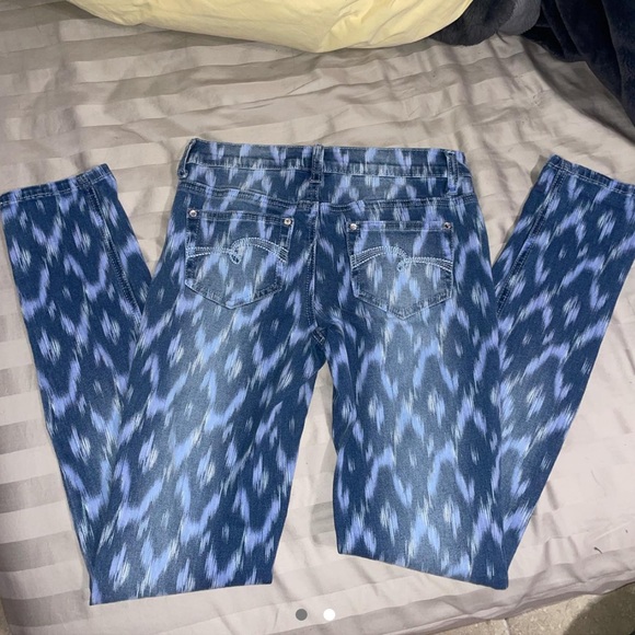 Straight leg, patterned jeans - Picture 2 of 2